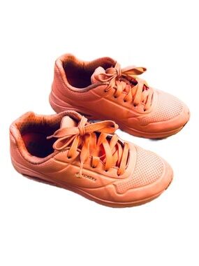 SKETCHERS Girls Sneakers with Memory Foam in Coral
